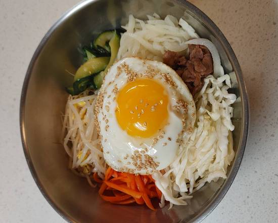 Bibimbap (비빔밥 / 石爲拌饭)